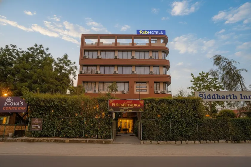 FabHotel Siddharth Inn - Nr Siddharth Bunglows - Image 1