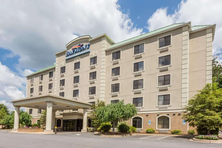 Baymont by Wyndham Asheville/Biltmore - Image 1