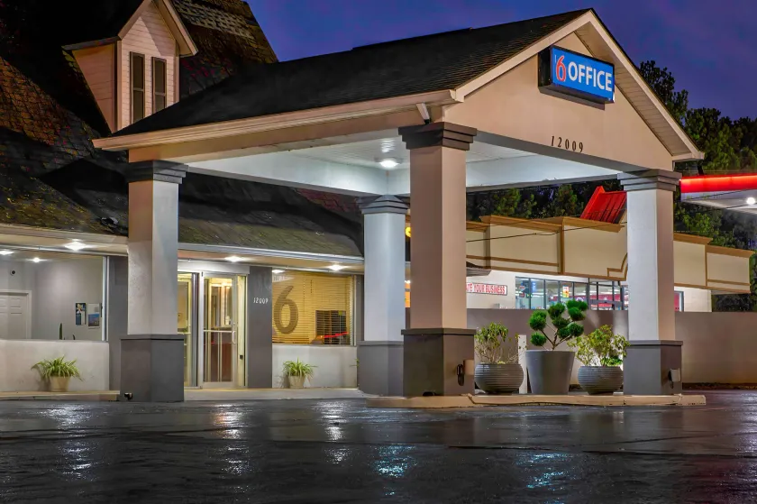 Motel 6 Byron, GA - Image 1