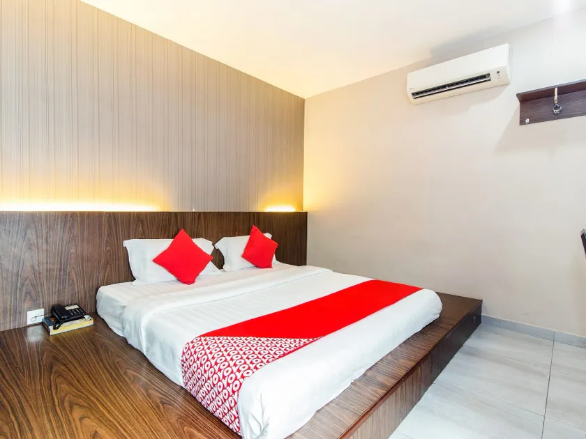 Hotel O 340 Comfort Hotel - Image 1