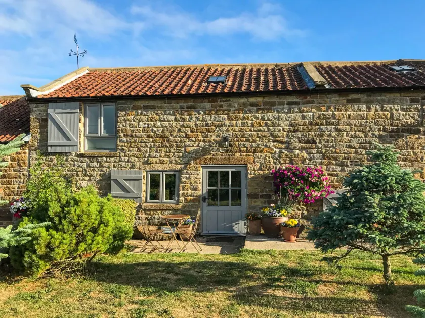 Honey Bee Cottage - Image 1