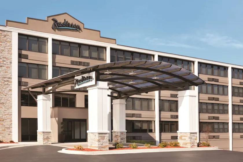 Radisson Hotel Charlotte Airport - Image 1