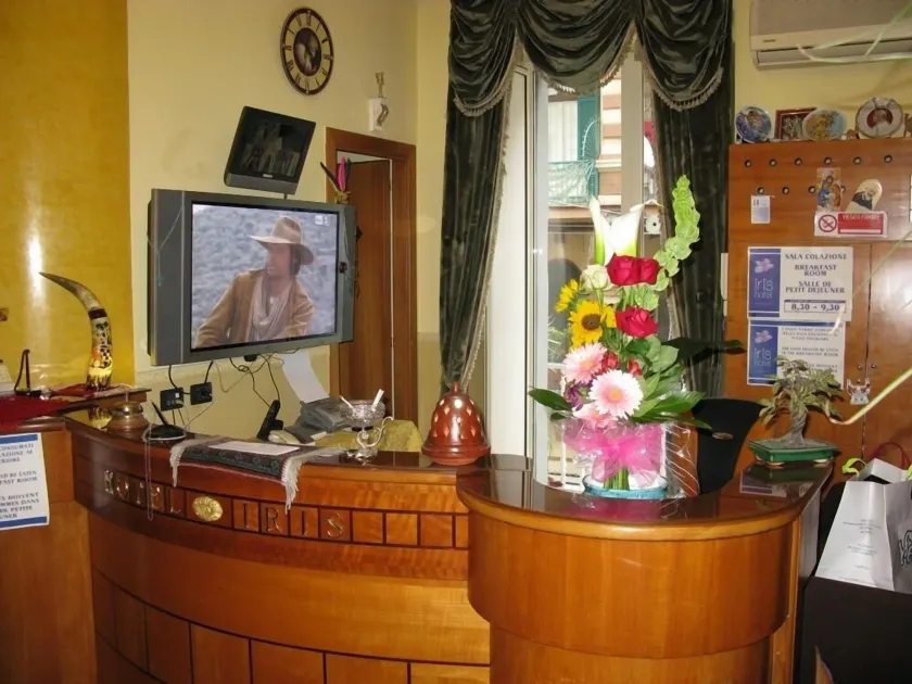Hotel Iris - Image 1