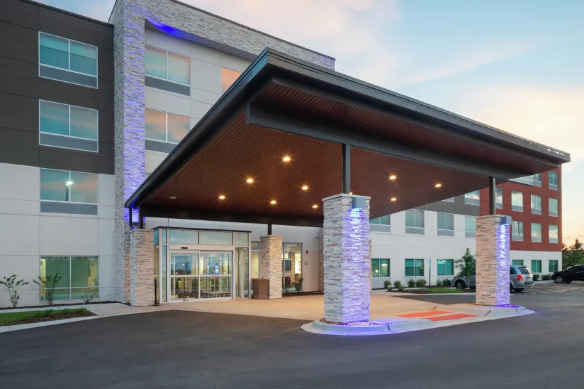 Holiday Inn Express & Suites - Bourbonnais East - Bradley by IHG - Image 1