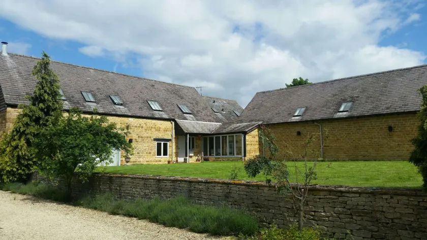 Greenhill Farm Barn- Stunning Cotswold Barn with Billiards Room - Image 1