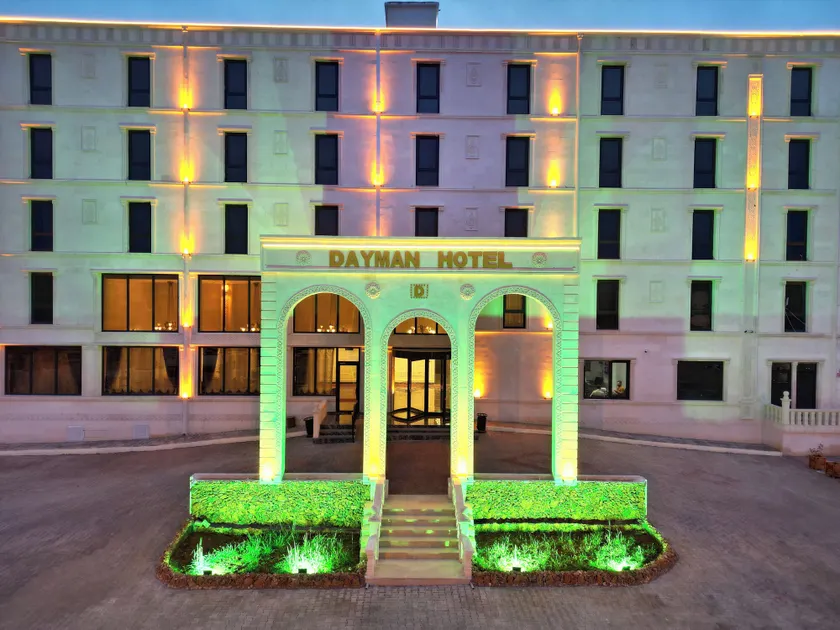 Dayman Hotel - Image 1