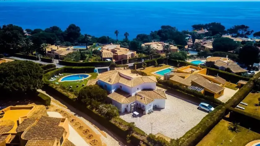 Porto Mos Residence - Image 1