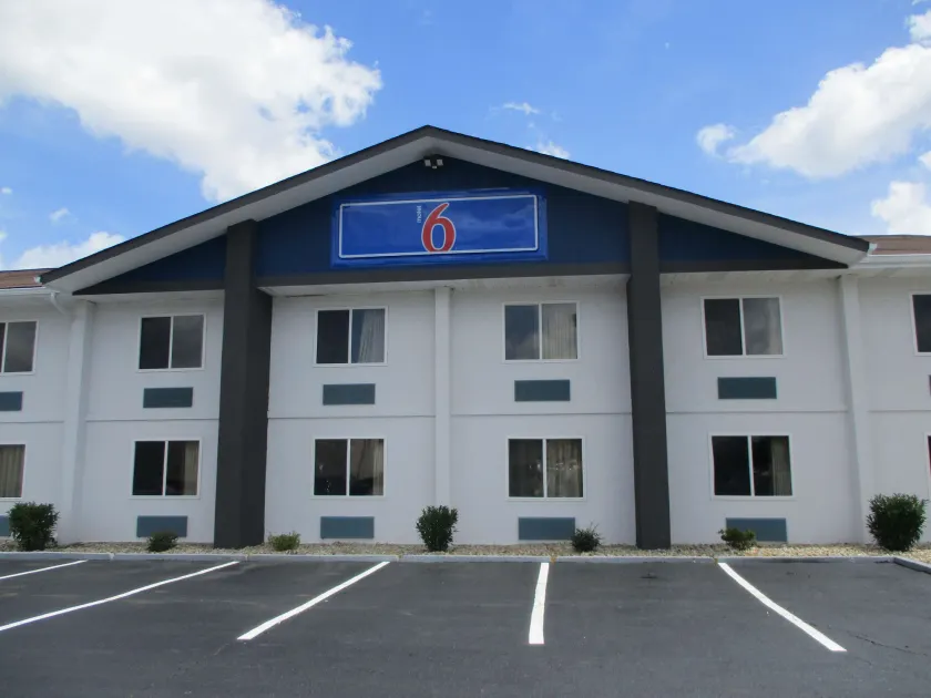 Motel 6 Chattanooga - Airport - Image 1