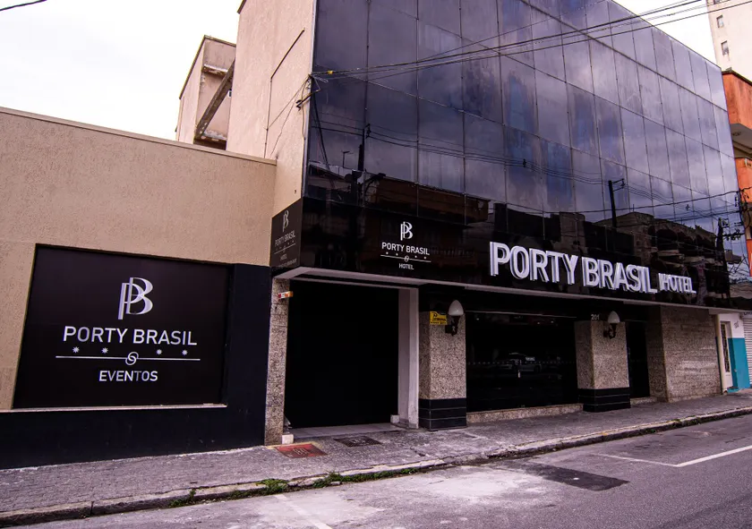 Porty Brasil Hotel - Image 1