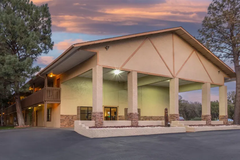 Best Western Pine Springs Inn - Image 1