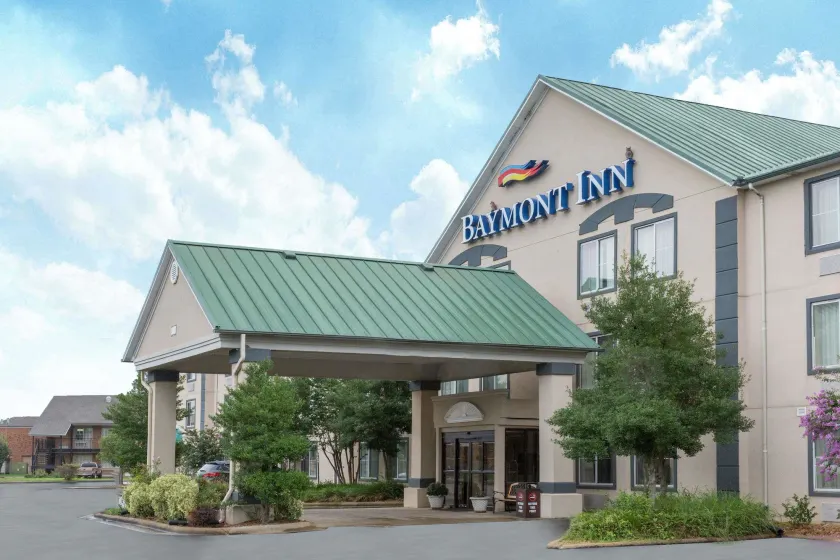 Baymont by Wyndham Jonesboro - Image 1