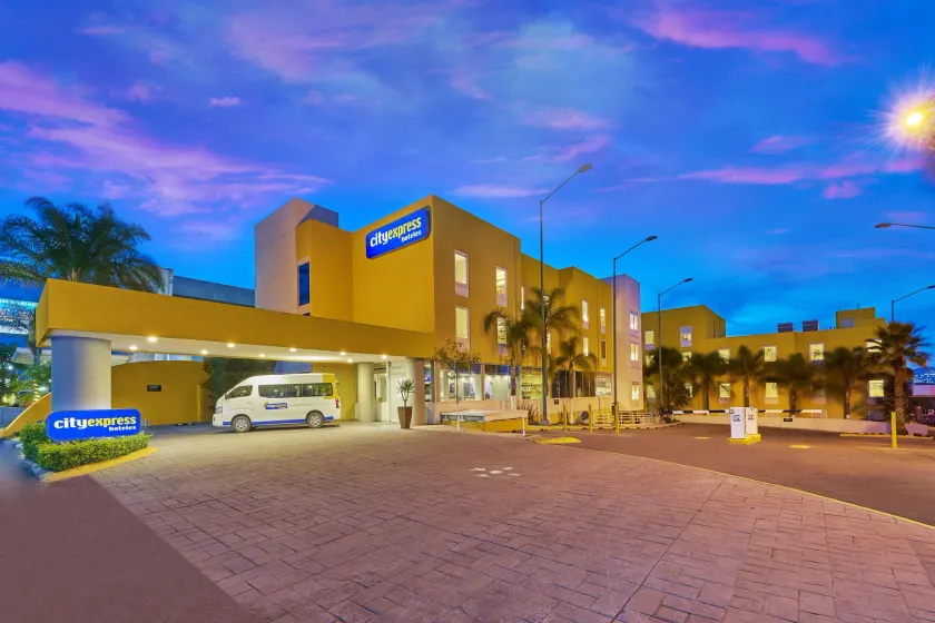 City Express by Marriott Queretaro Autopista - Image 1