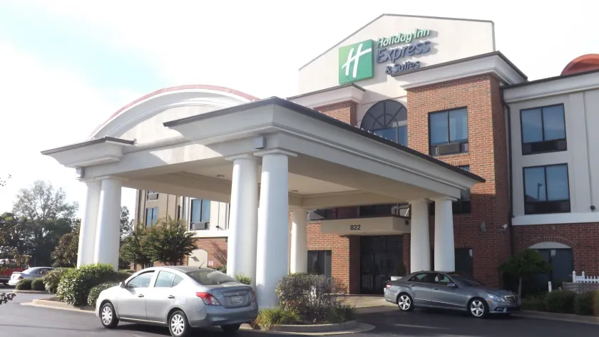 Holiday Inn Express & Suites Dyersburg by IHG - Image 1