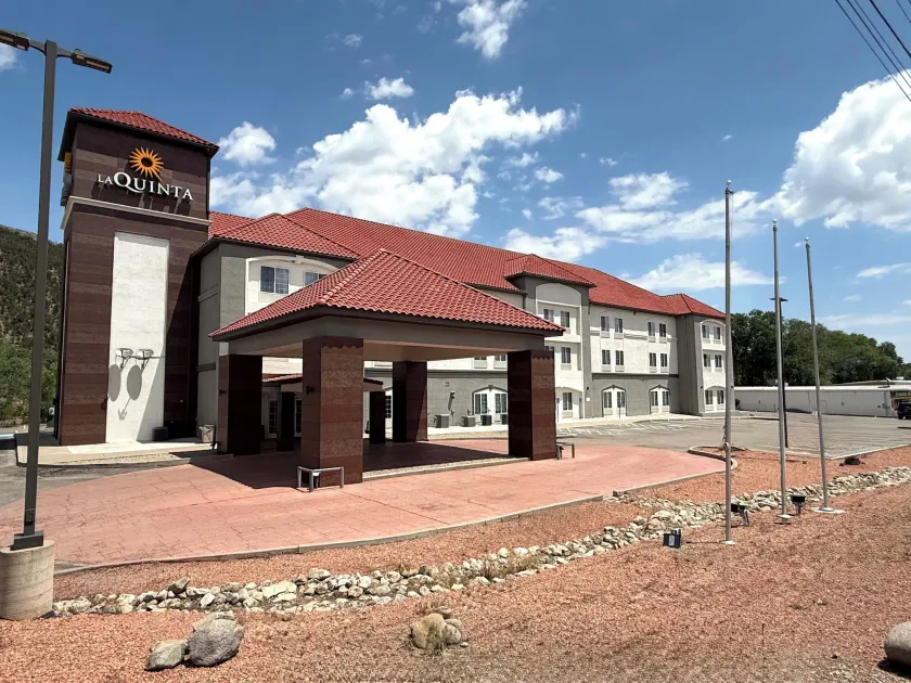 La Quinta by Wyndham Ruidoso Downs - Image 1