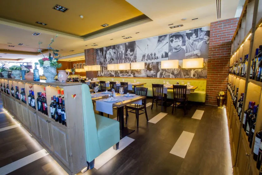 Hotel HP Tower One Brasov - Image 1