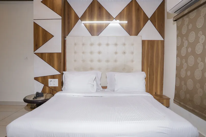 Hotel Razia Inn - Image 1
