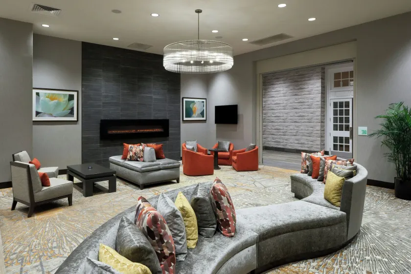 Holiday Inn & Suites Philadelphia W - Drexel Hill by IHG - Lobby