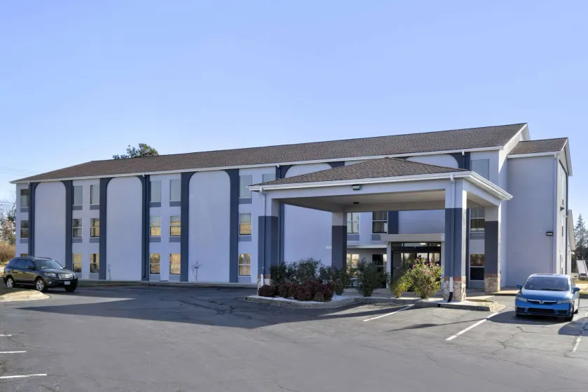 Quality Inn Spartanburg - Image 1