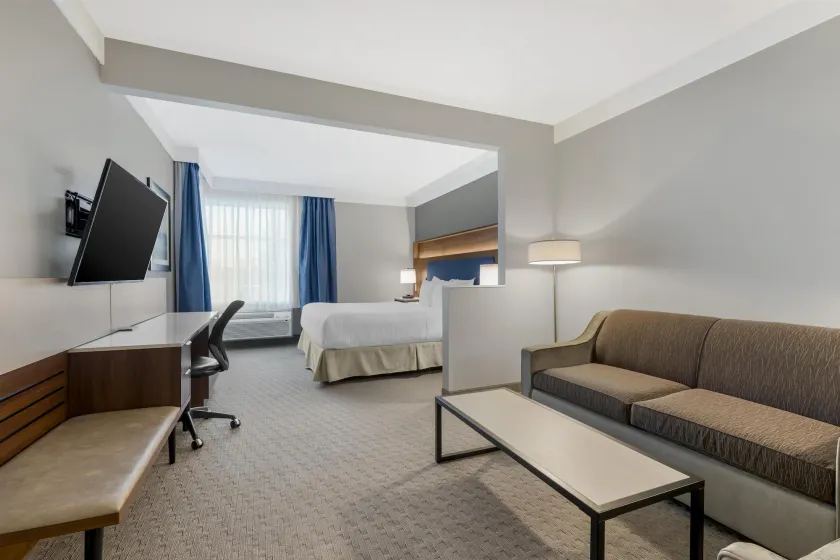 Best Western Plus Revelstoke - Image 1