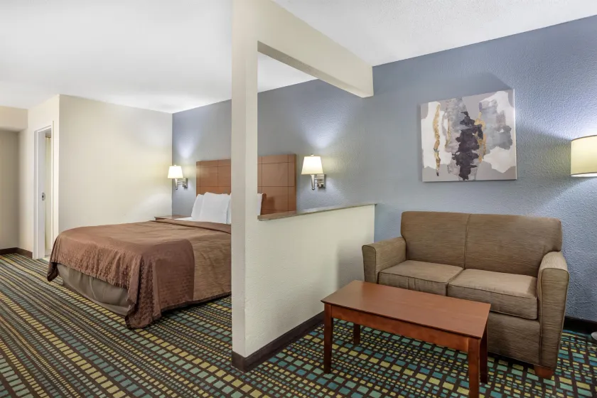 Best Western Tallahassee Downtown Inn and Suites - Image 1