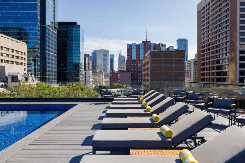 Le Meridien Melbourne - Image 1
