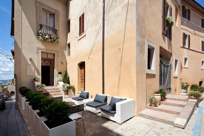 Hotel Degli Affreschi - Image 1