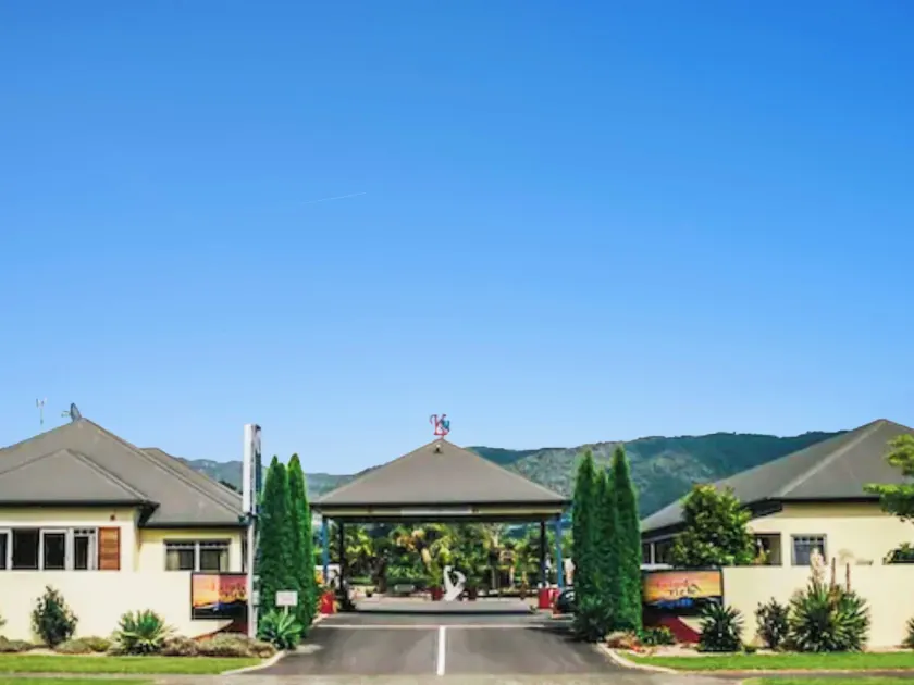 Kaimai View Motel - Image 1