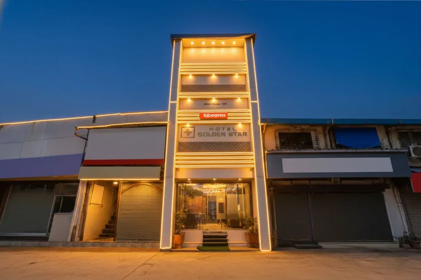 FabHotel Golden Star - Image 1