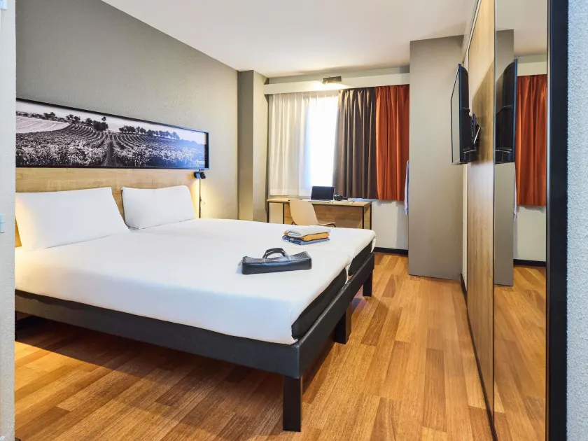 Ibis Valladolid - Image 1