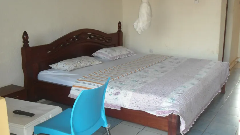 Airport luxury motel - Image 1