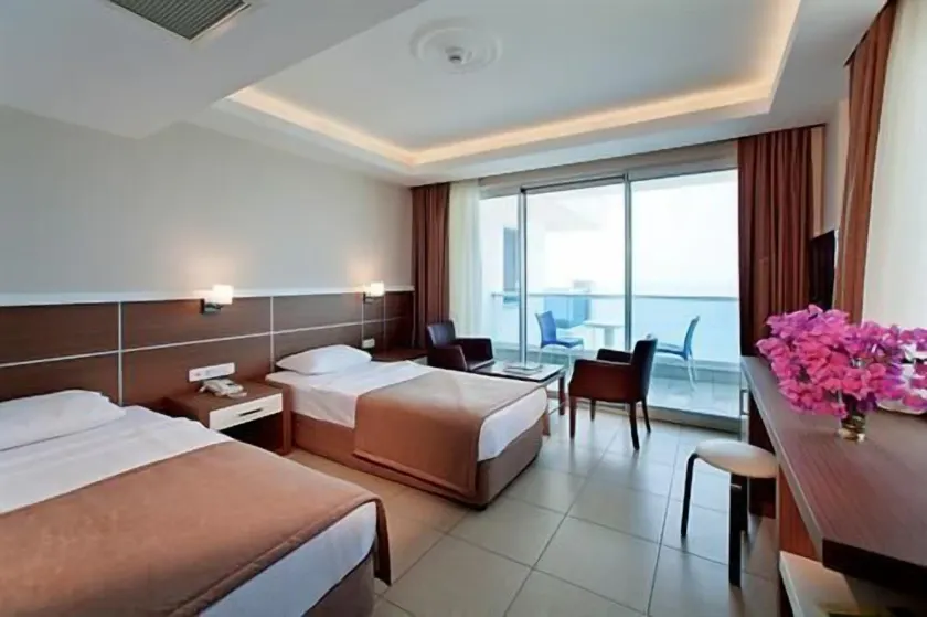 Venessa Beach Hotel - Image 1