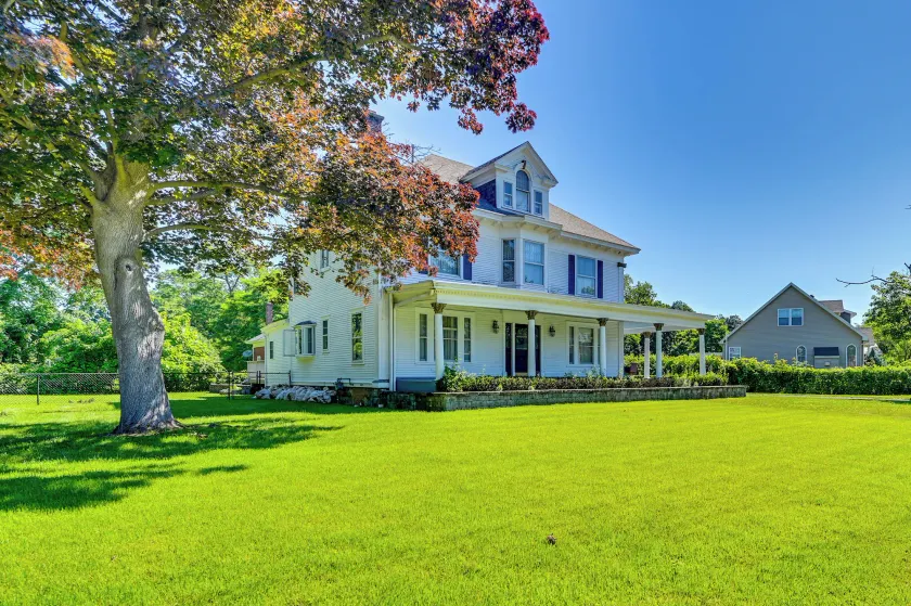 2 Mi to Dtwn Schenectady! Spacious Retreat - Image 1