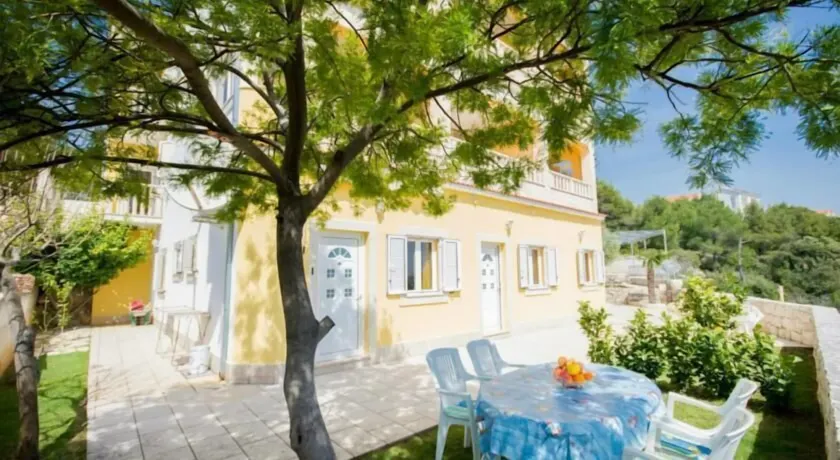 Apartments Meri with a pool - Seget Vranjica - Image 1