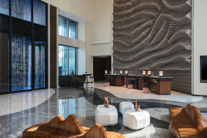 Renaissance Nanning Hotel - Image 1