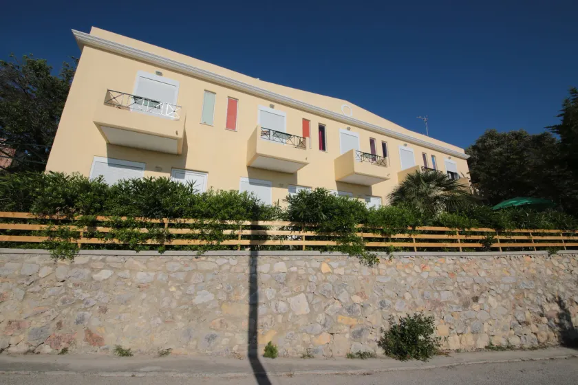 Point Twins Apartments - Image 1