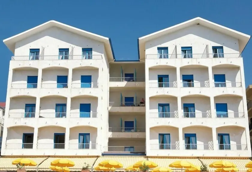 Sea Palace Hotel - Image 1
