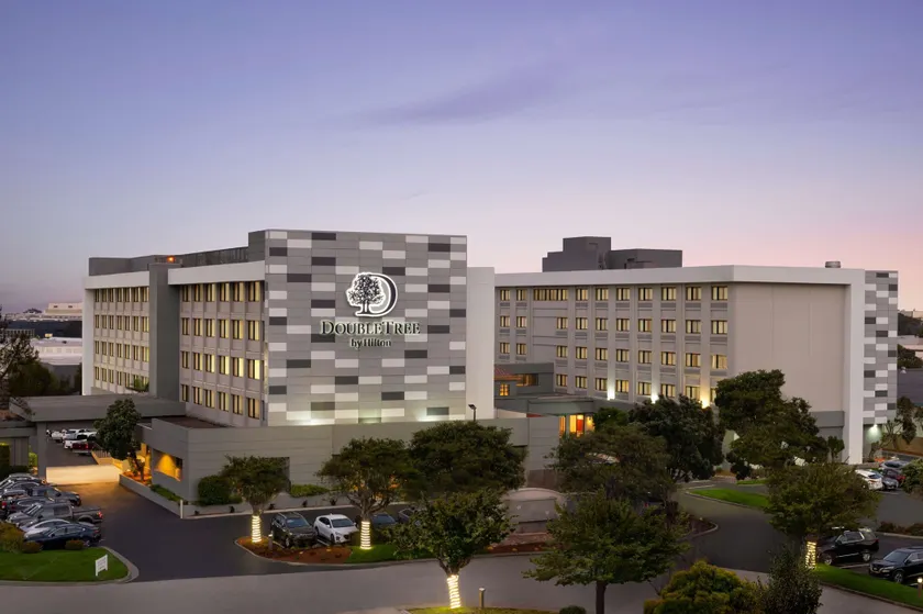 DoubleTree by Hilton San Francisco South Airport Blvd - Image 1