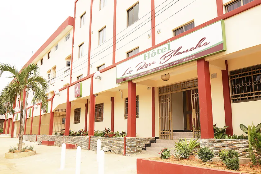 Hôtel La Rose Blanche Abidjan - Image 1