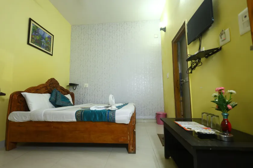 ANAND LOK VATIKA - Image 1