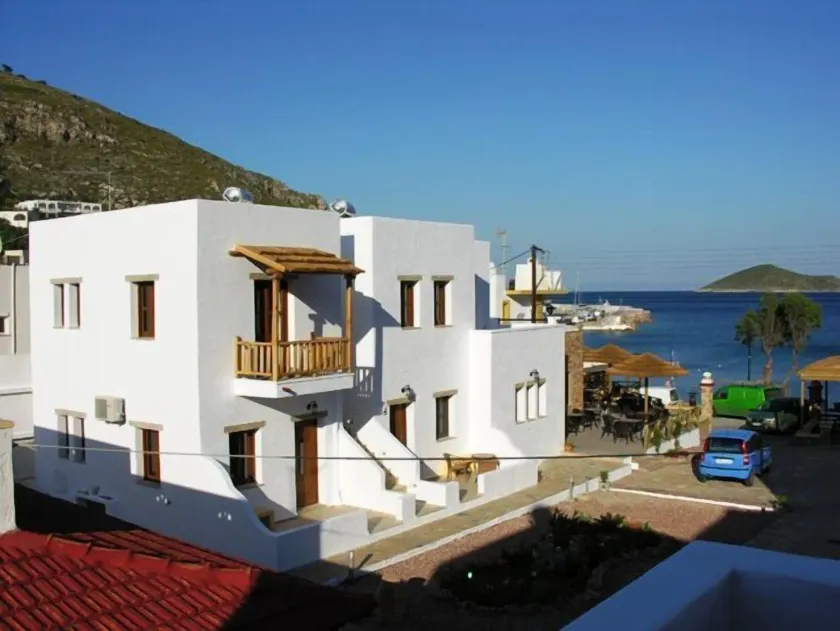 Panteli Beach Hotel - Image 1
