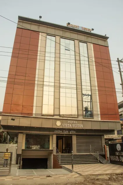 Hotel Vista Suites - Image 1