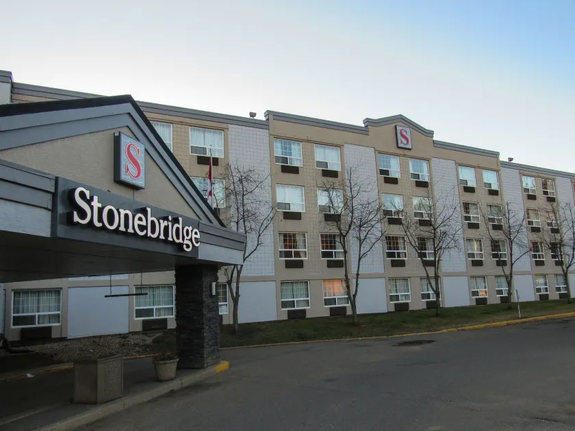 Stonebridge Hotel - Image 1