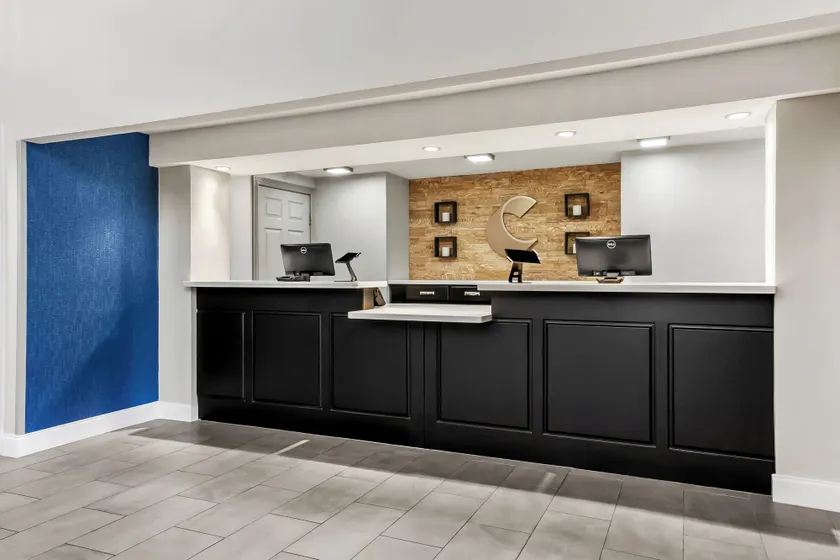 Comfort Inn & Suites Nashville Near Tanger Outlets I-24 Antioch - Lobby