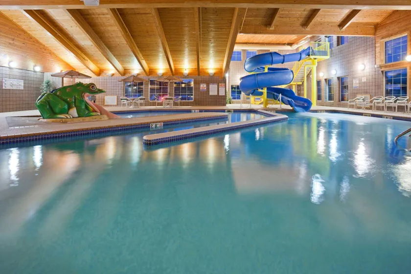 AmericInn by Wyndham Wetmore Munising - Image 1