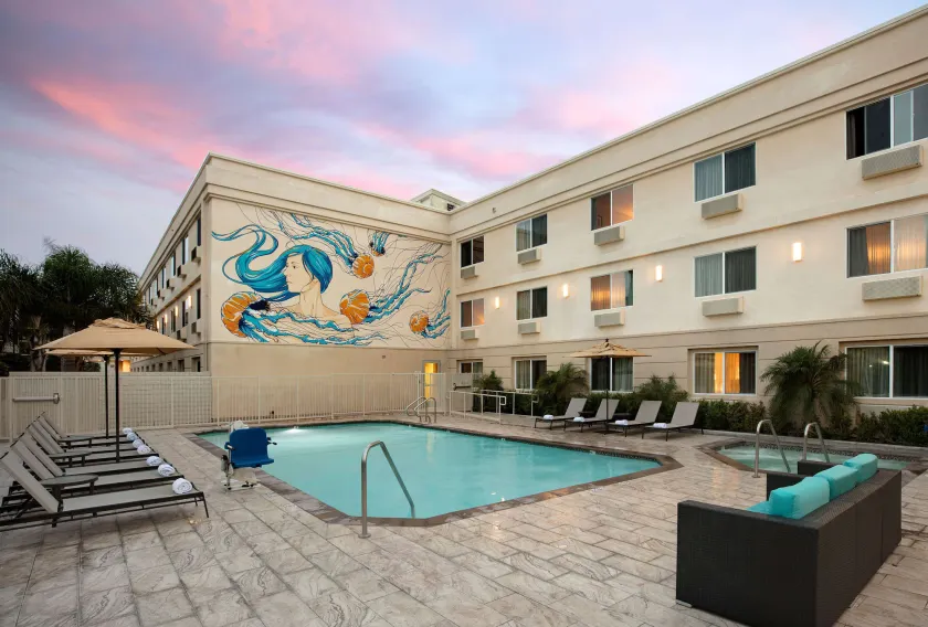 Redondo Beach Hotel, Tapestry Collection by Hilton - Image 1