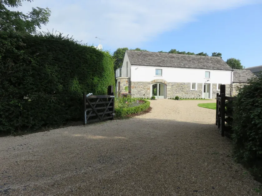 Old Village Barn - Image 1