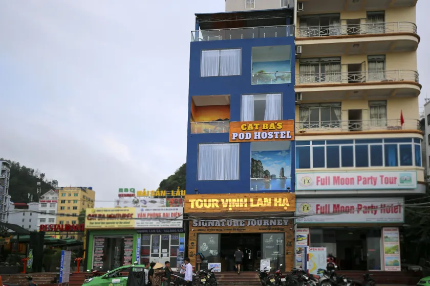 The Little Leaf Hostel & Rooftop Bar - Image 1
