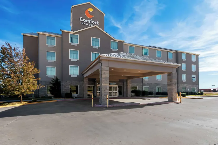 Comfort Inn & Suites Elk City South - Image 1