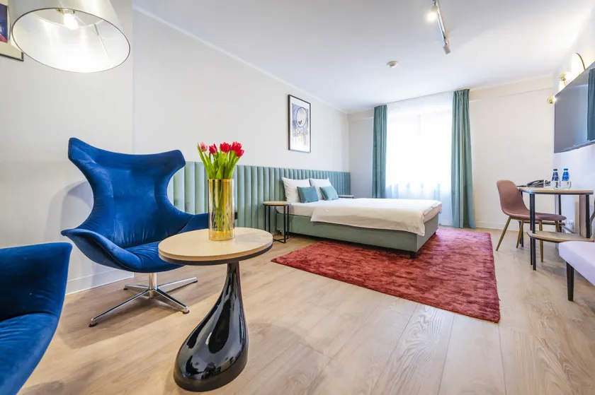 Hotel H12 - Image 1
