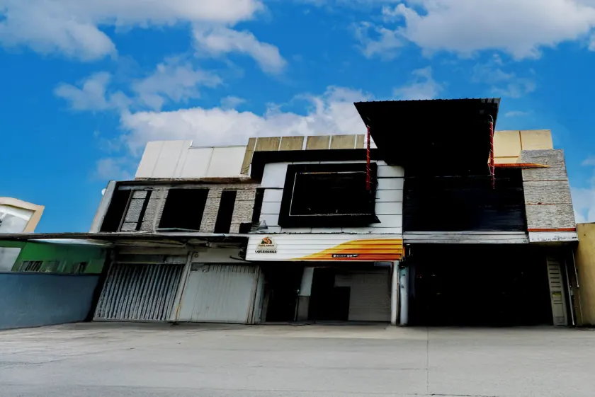 Hotel D'best Kutisari 6 Hour Stay - Image 1
